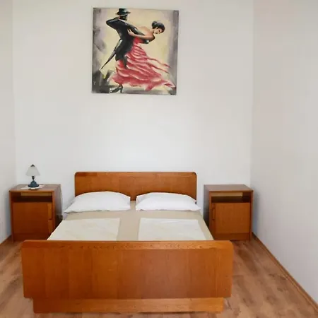 Private ,surrounded By Nature,50m From The Sea Povljana